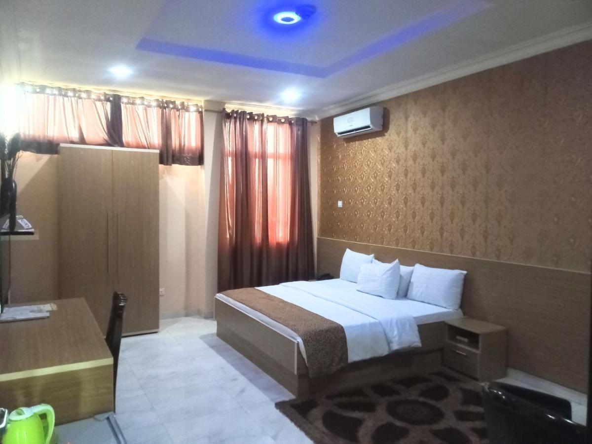Fawzy Hotel 이바단 외부 사진