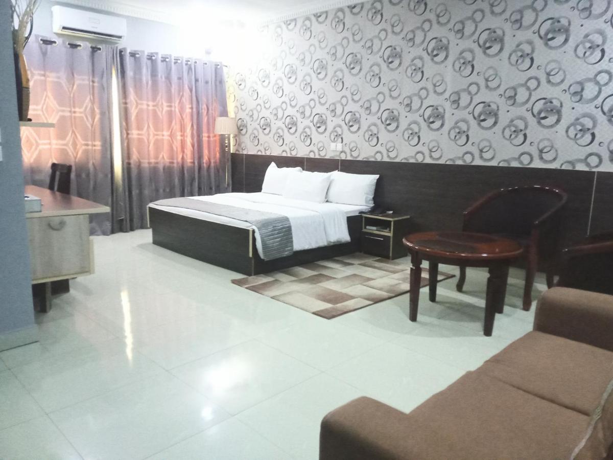 Fawzy Hotel 이바단 외부 사진