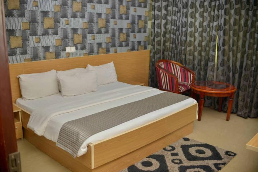 Fawzy Hotel 이바단 외부 사진