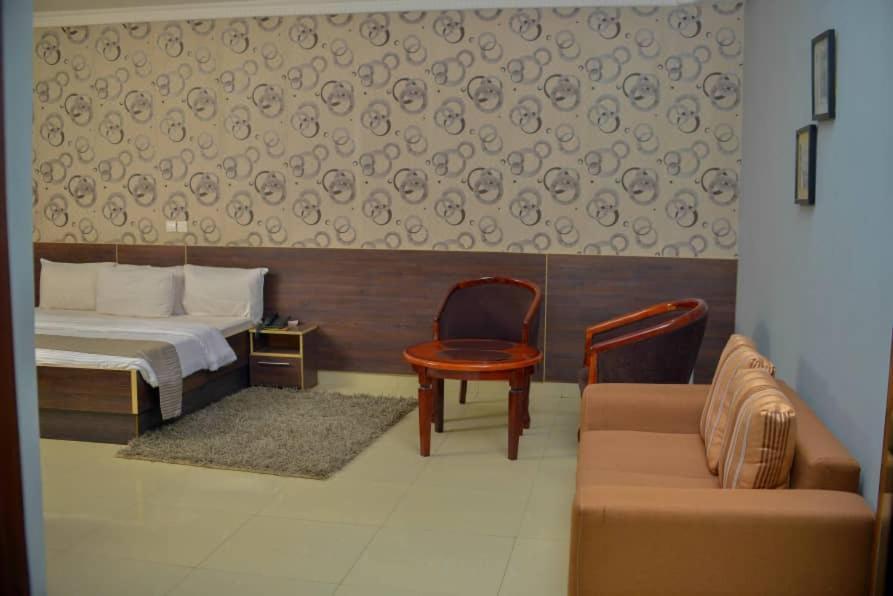 Fawzy Hotel 이바단 외부 사진