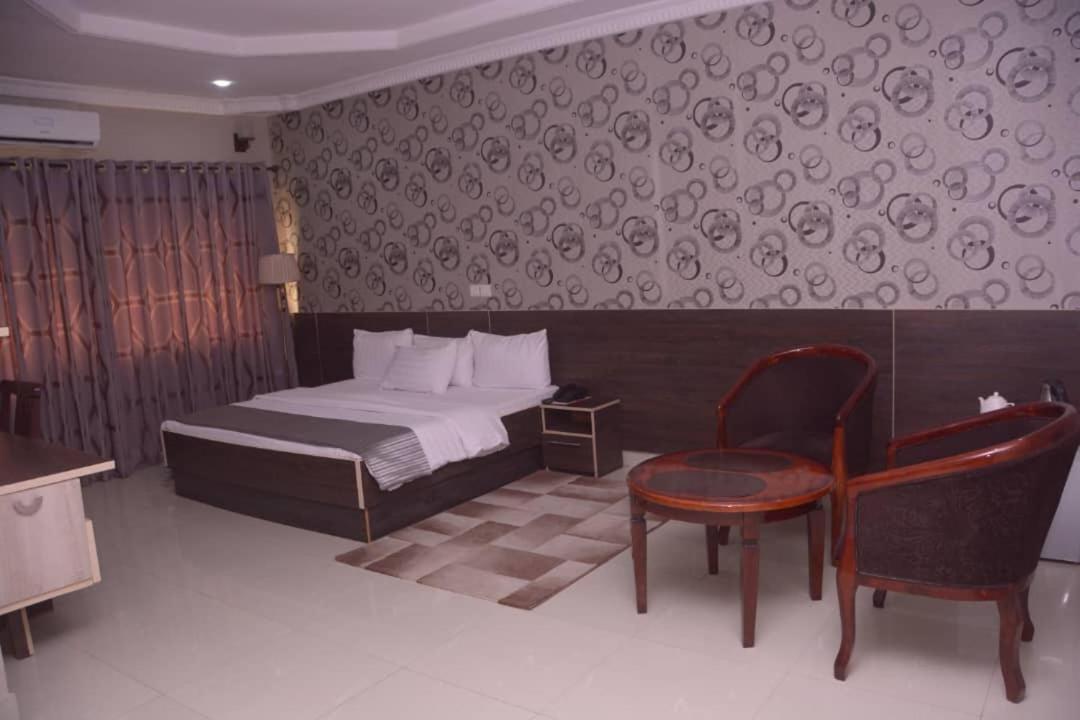 Fawzy Hotel 이바단 외부 사진