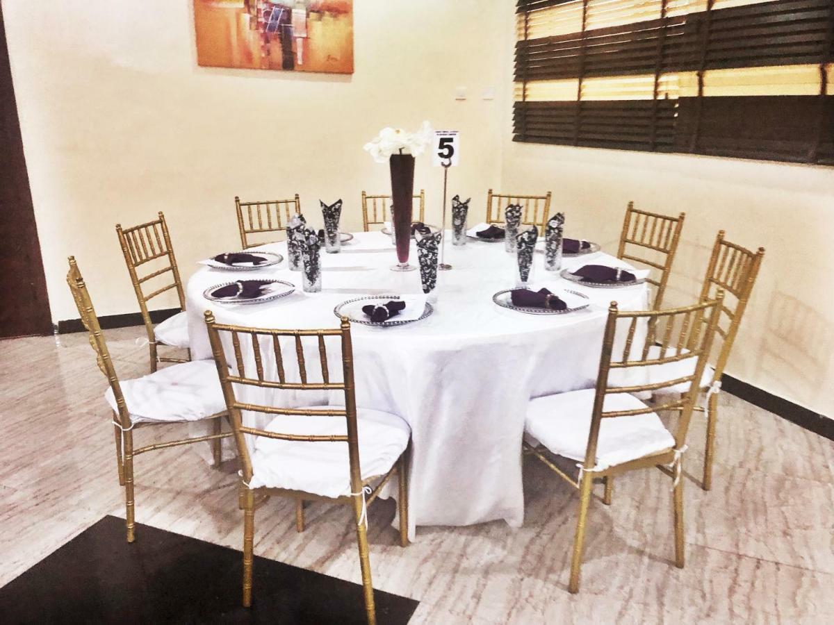 Fawzy Hotel 이바단 외부 사진