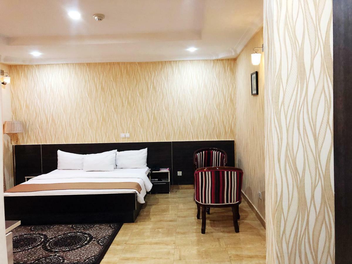Fawzy Hotel 이바단 외부 사진