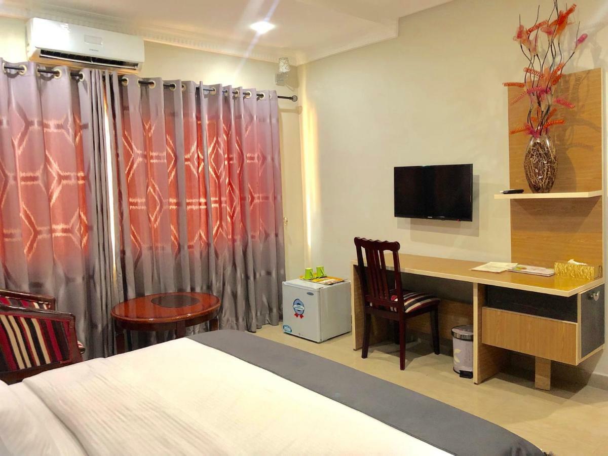 Fawzy Hotel 이바단 외부 사진